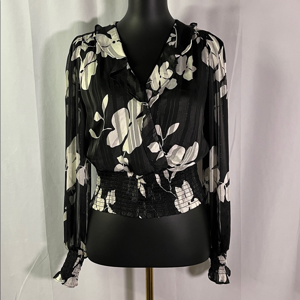 NWT Autres Filles Black & White Floral Print Long Sleeve Smocked Surplice Blouse